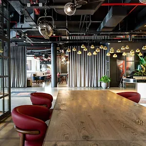 Radisson Red Brussels Иксель