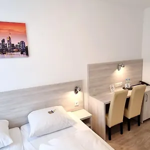 Adler Frankfurt Φραγκφούρτη